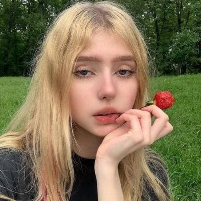 Sarah Lahbati's avatar